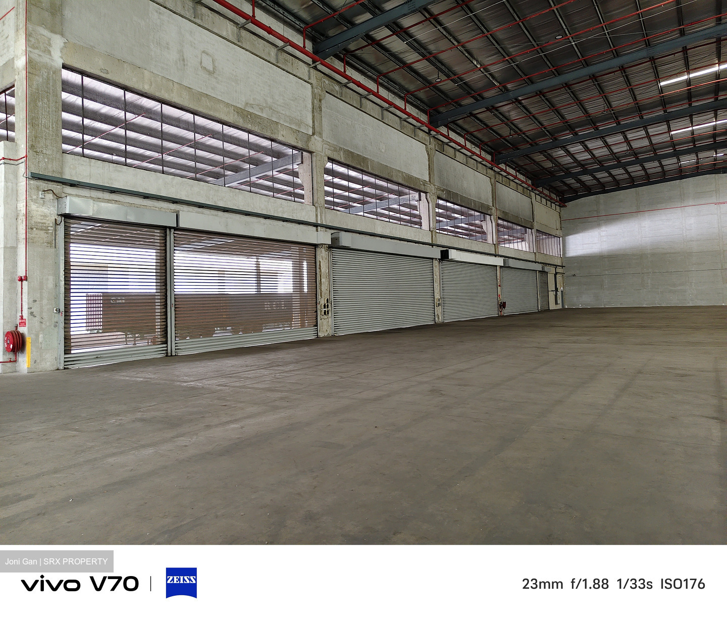Gul Way (D22), Warehouse #565731551